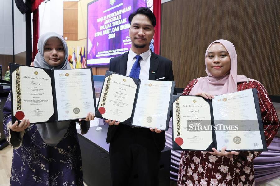 STPM top scorers from Kelantan spent seven days a week in school