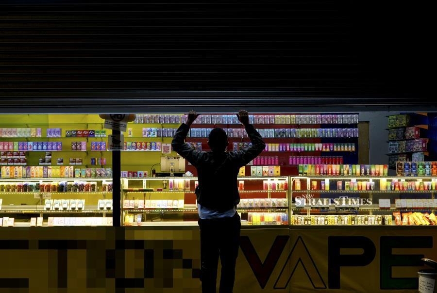 Selangor orders local councils to remove all vape advertisements