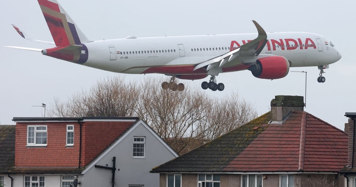 India's watchdog warns Air India for breaching pilots' flight duty timings