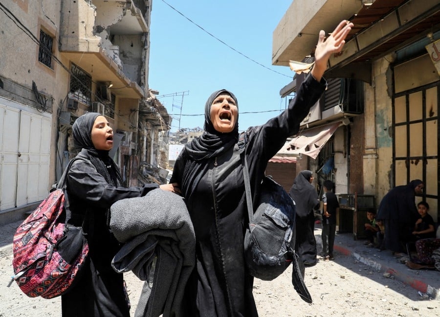Israel warns Hamas to accept deal or be destroyed