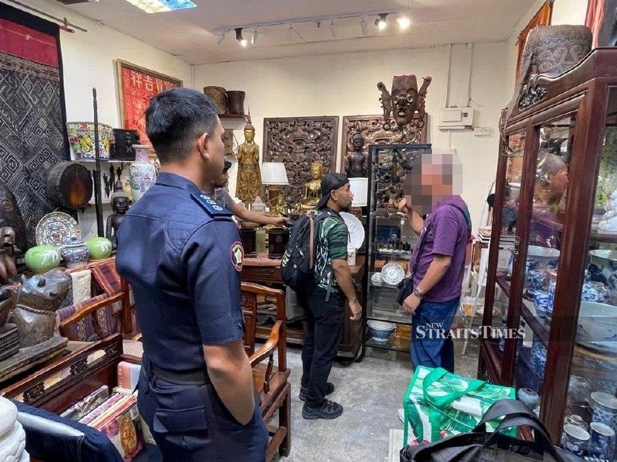 RM89,000 in wildlife ornaments seized in mall raid