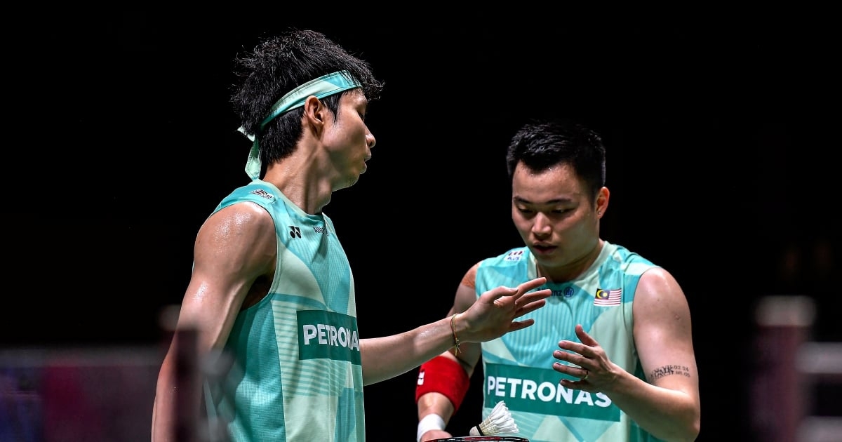 Aaron-Wooi Yik strike back to reach Singapore Open semis
