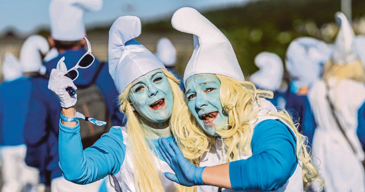 French town breaks smurf number world record