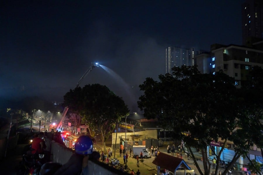 Fire at Pantai Dalam KTM station damages 14 squatter homes
