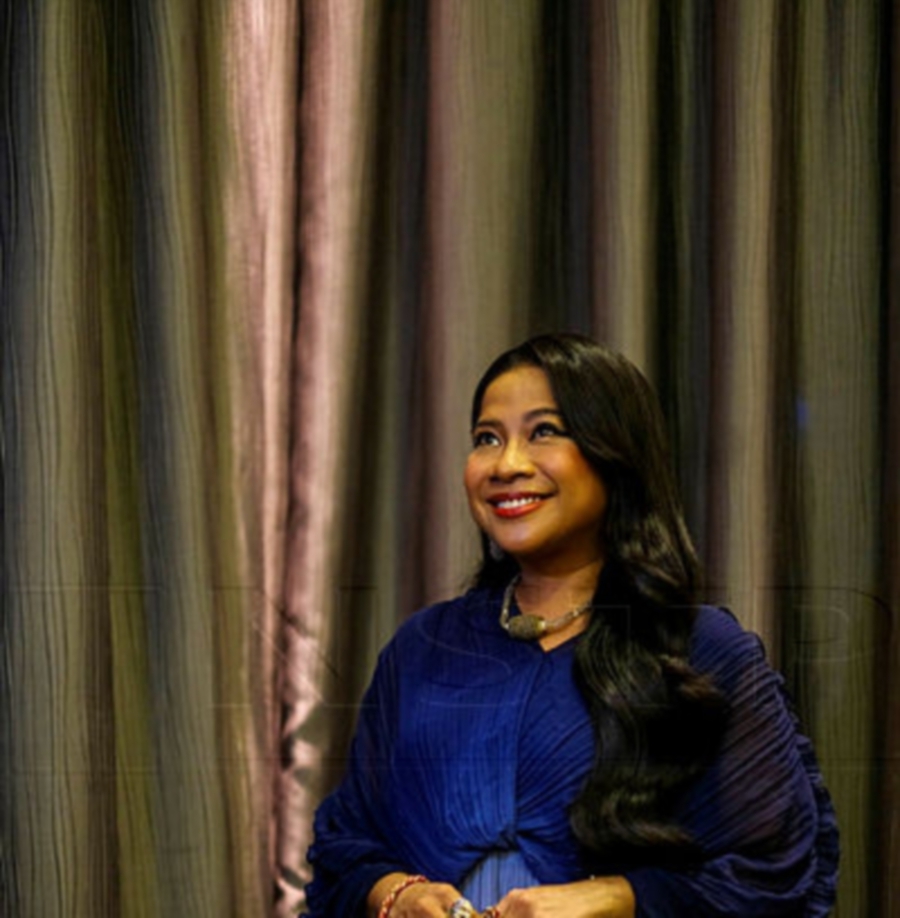 #SHOWBIZ: Zee Avi sacrifices career in the US for her parents