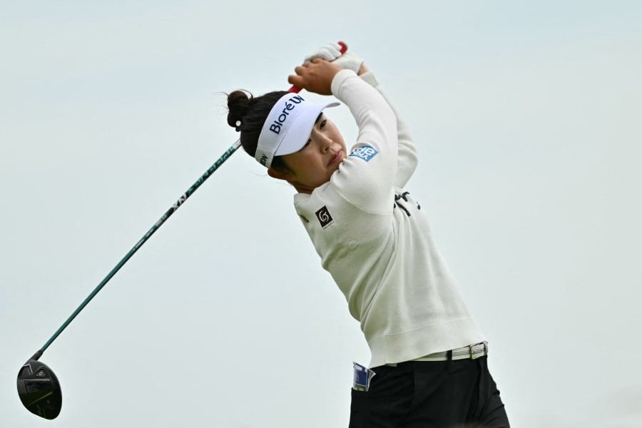 Miyu Yamashita takes slim lead into final round at Women's Open