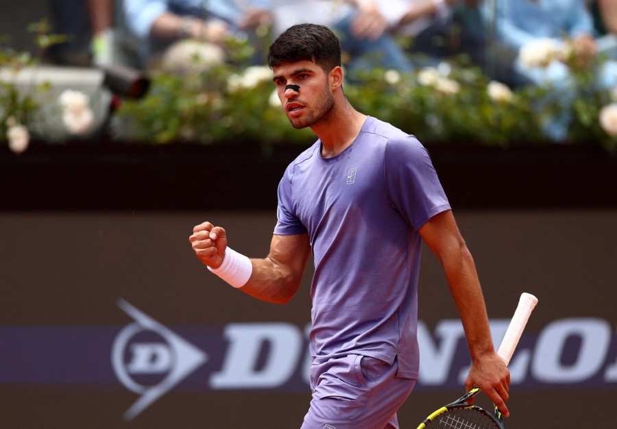 Carlos Alcaraz makes triumphant return in Rome