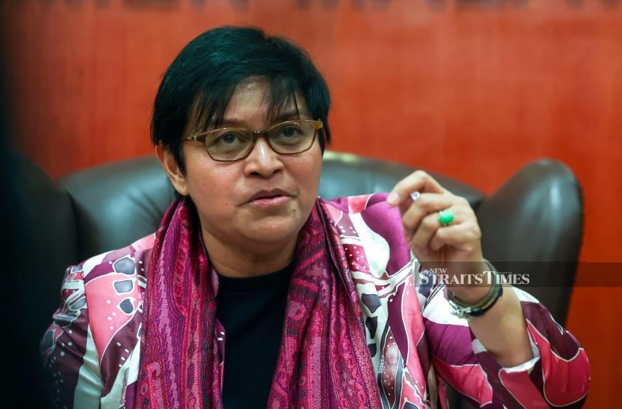 Azalina: Cabinet posts held under party mandate, not personal capacity