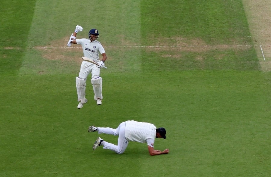 Siraj strikes after Jaiswal helps India set England daunting target
