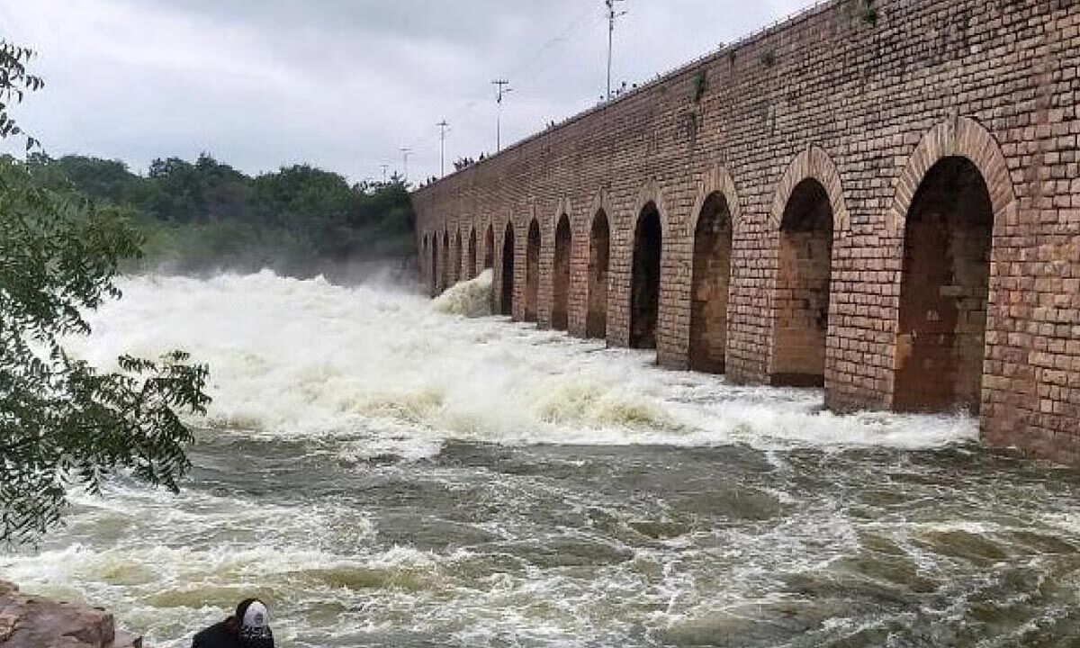 Telangana High Court Questions Illegal Buildings Near Protected Hyderabad Lakes
