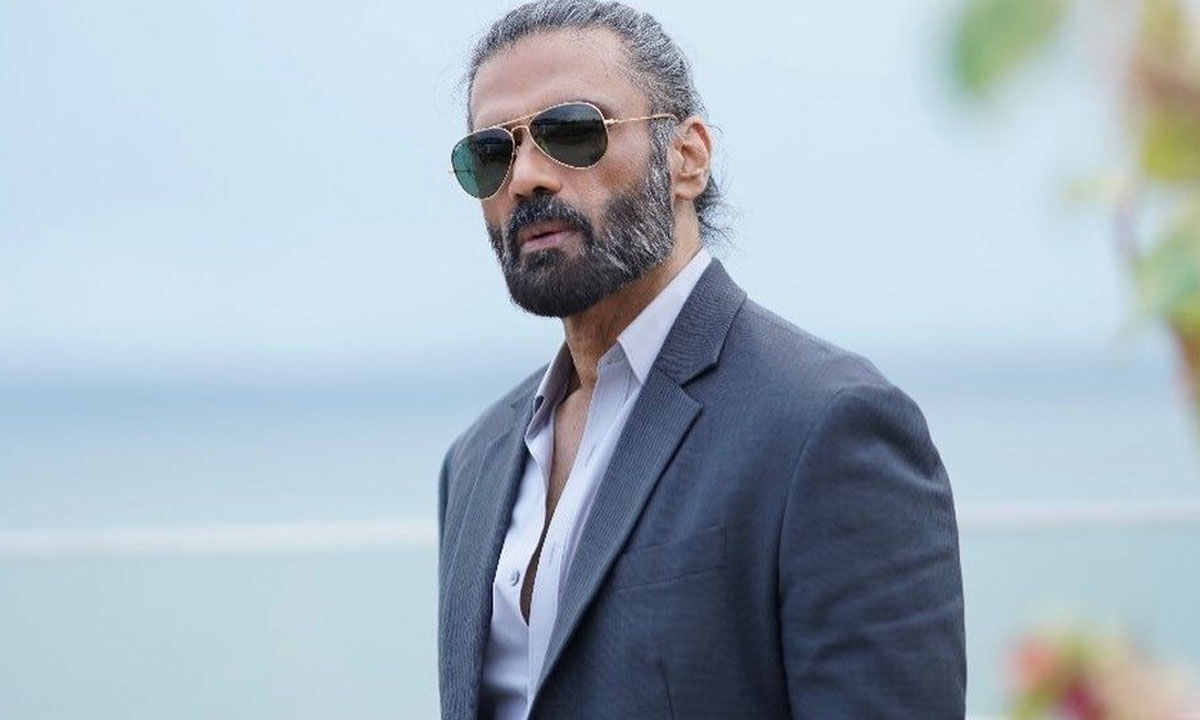 Suniel Shetty demands industry status for film fraternity, Advocates safety precautions for stuntmen