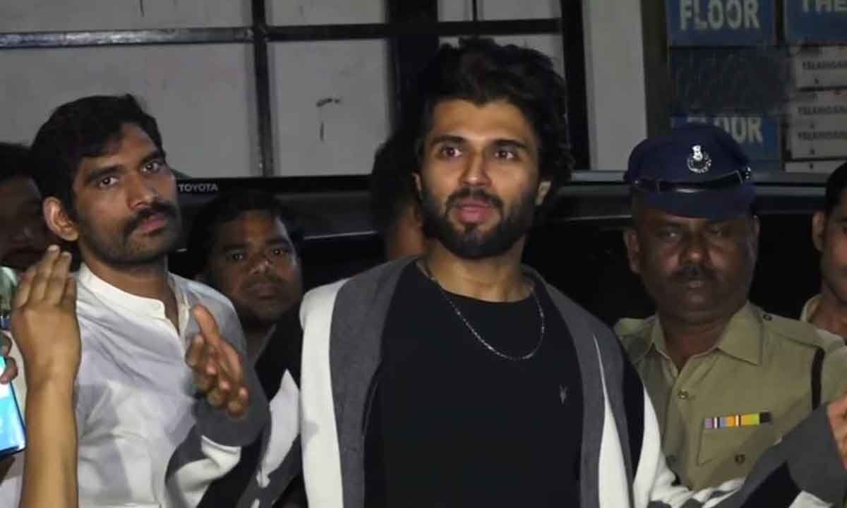 Watch: Rashmika Mandanna, Vijay Deverakonda Spotted Together Again, Spark Wedding Rumors
