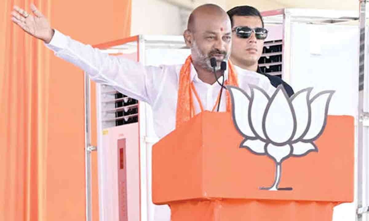 Bandi sanjay slams Cong govt over BC Declaration