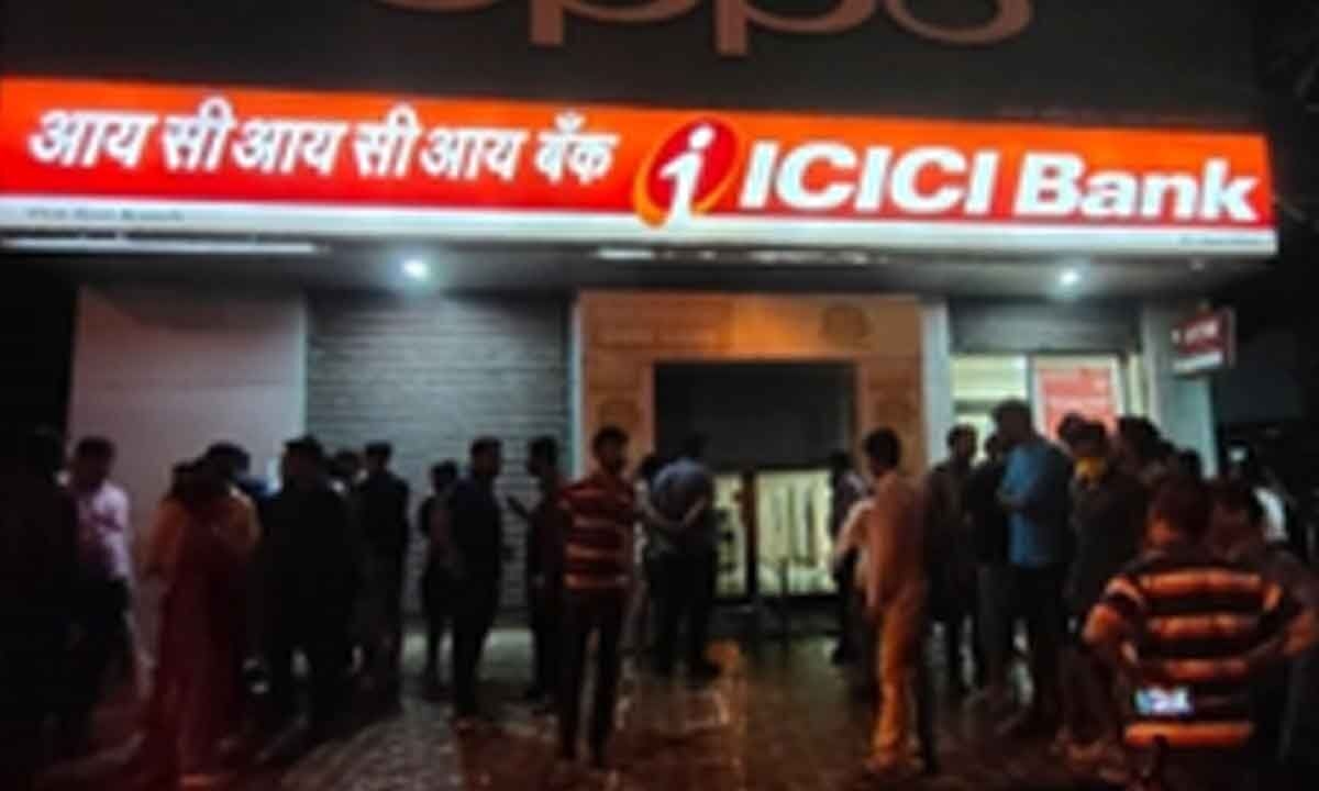 ICICI Bank raises minimum balance from Rs 10K to Rs 50K