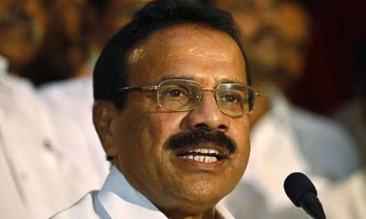 CM ran to Centre for Covid jab but now questions vaccine