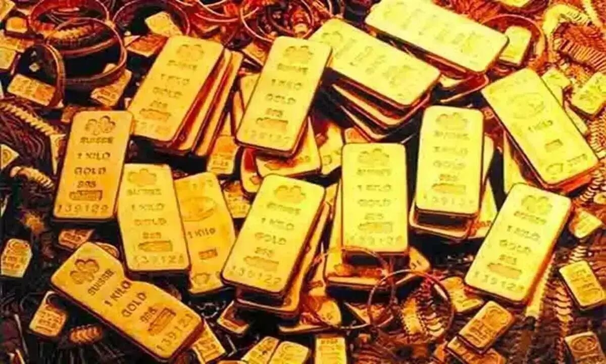 Silver climbs Rs 2,000 to lifetime high; Gold up Rs 430