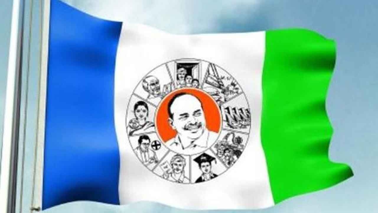 Govt bid to loot temple lands: YSRCP