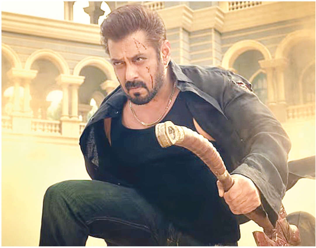 Salman Khan in Talks to Replace Amitabh Bachchan as Host of Kaun Banega Crorepati