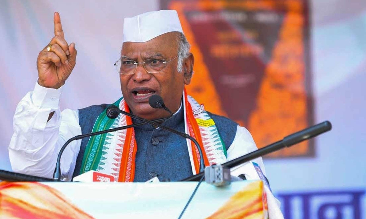 Kharge to discuss strengthening Raj Cong