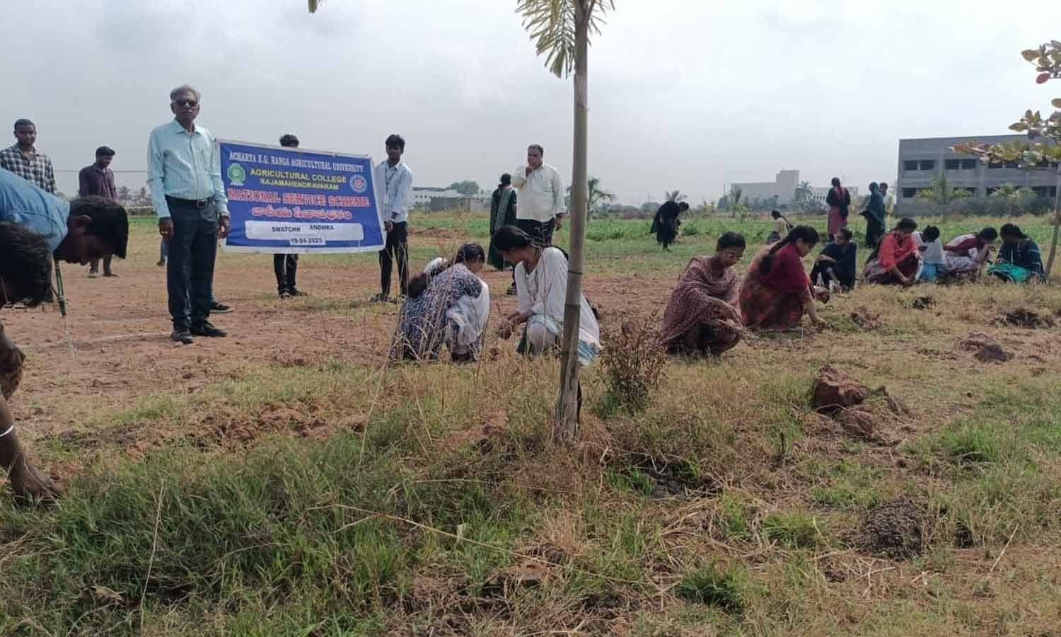 Swachh Andhra campaign held at Agricultural College
