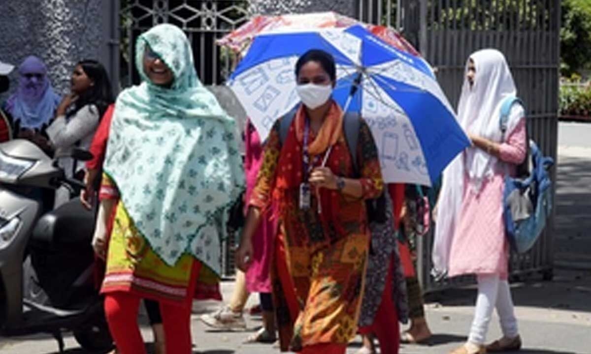 As Gujarat sees slight cooling trend on weekend, hot and humid weather to persist in coastal districts
