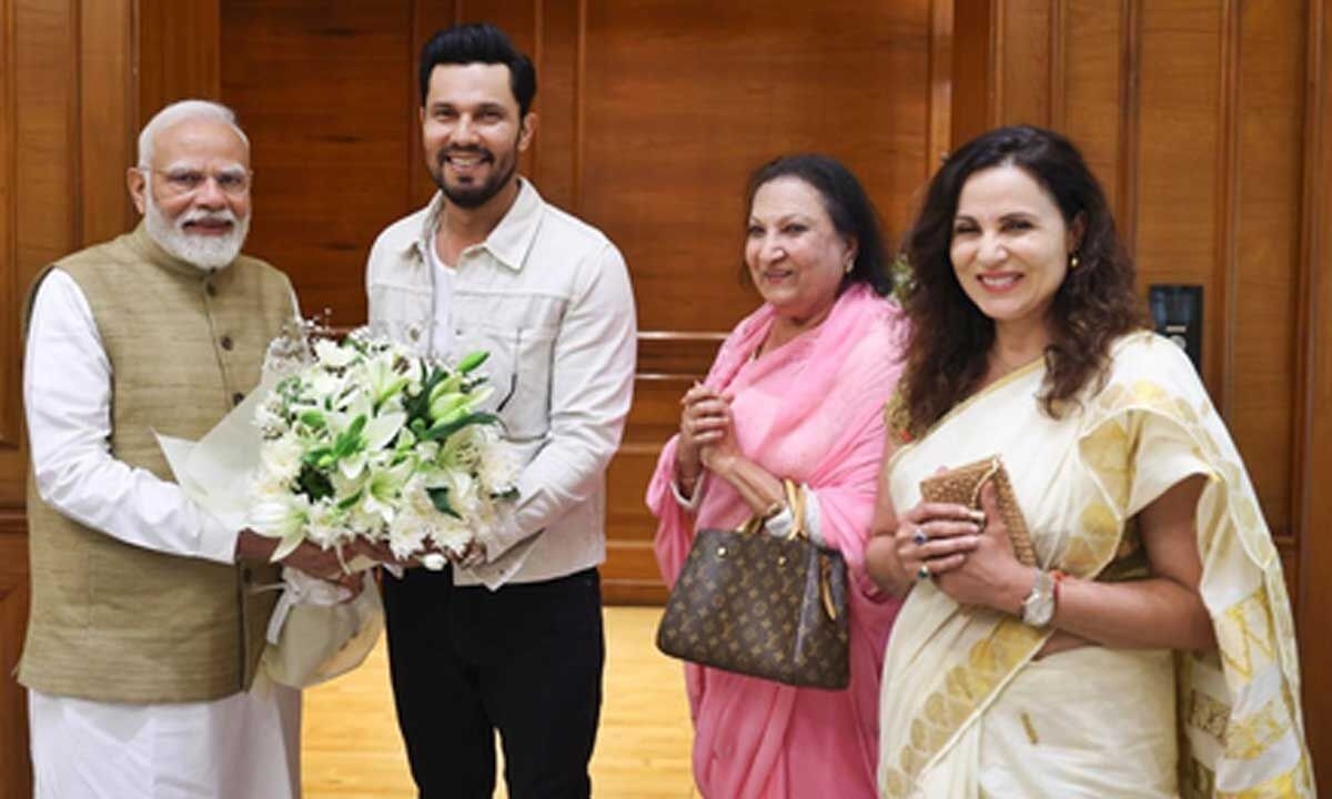 Randeep Hooda calls meeting Prime Minister Modi with his mother a great ‘honour and privilege'