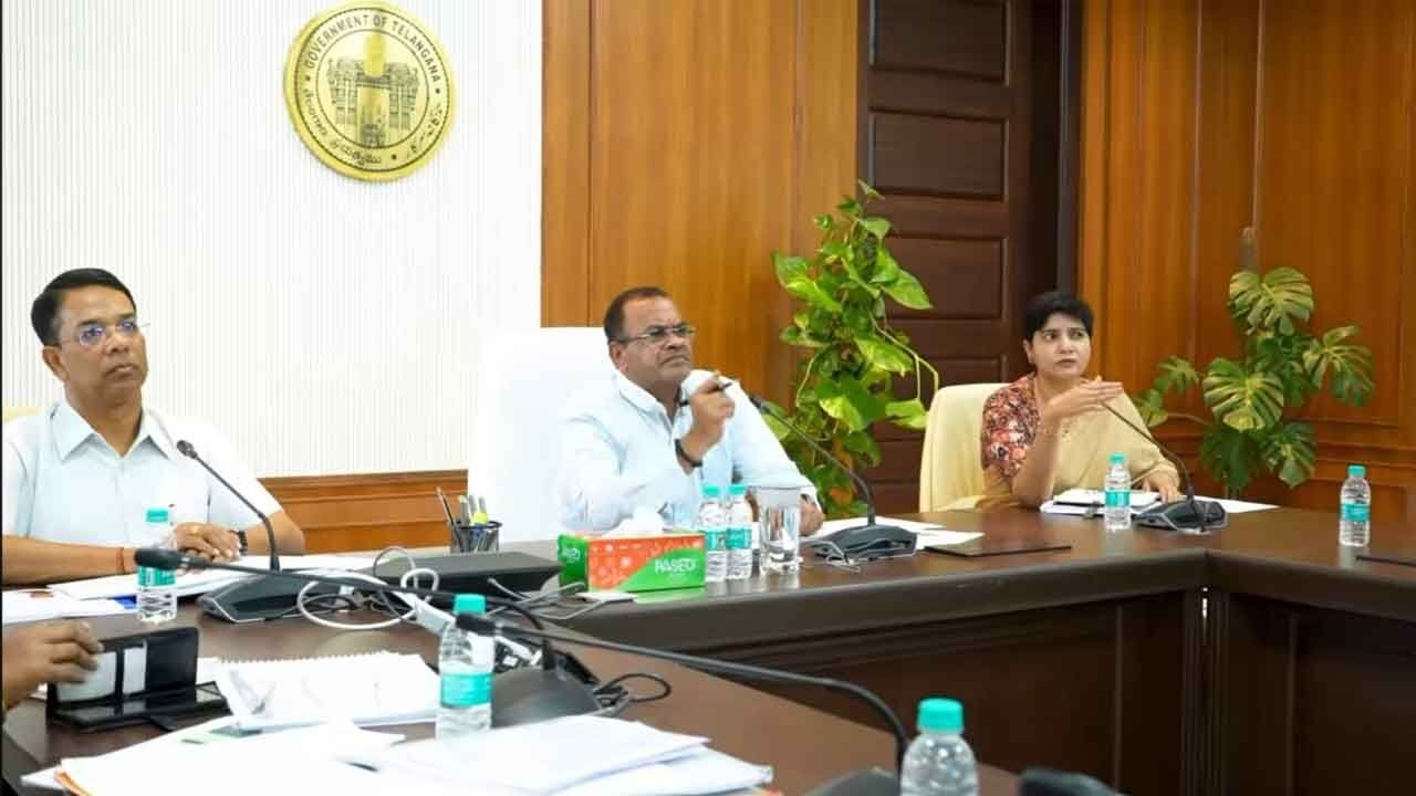 Minister Komatireddy urges for expediting ‘HAM' road construction