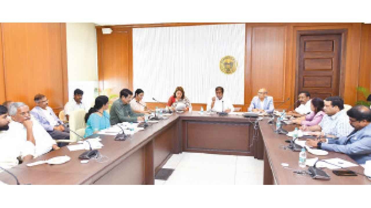 Minister to medical colleges: Weed out ghost faculty or face state govt stick!