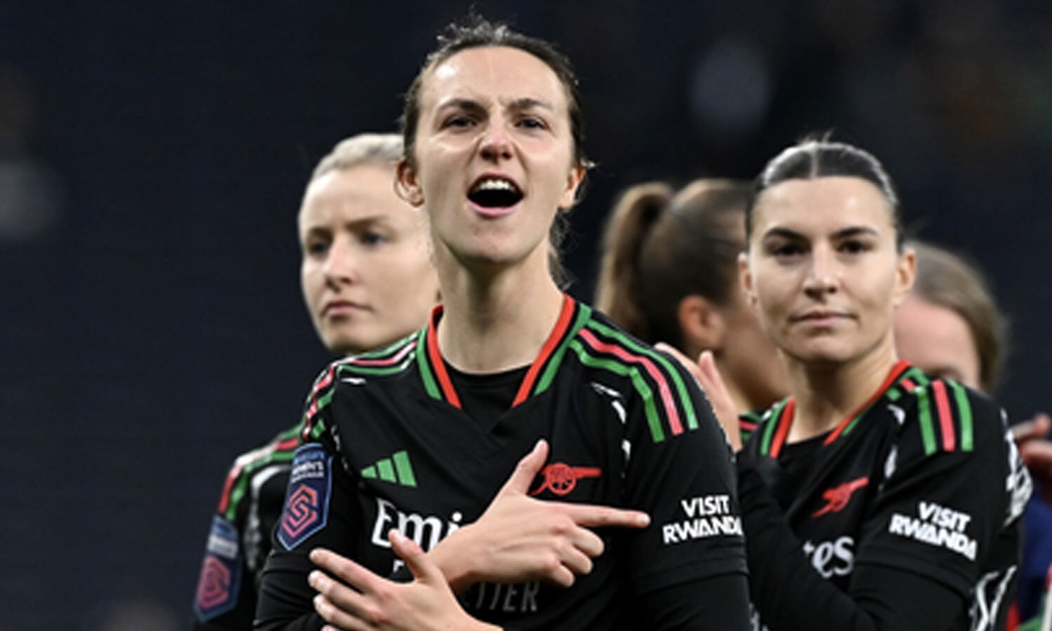 Football: Lotte Wubben-Moy signs new contract with Arsenal Women