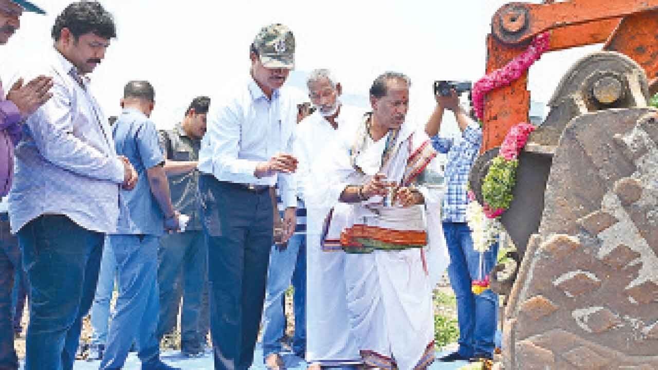 With court order in tow, HYDRA kickstarts works at Bathukamma Kunta in Amberpet