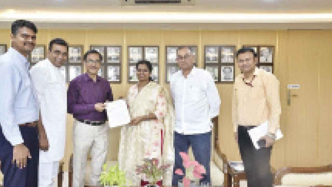 Don't undermine importance of Kazipet junction: kavya