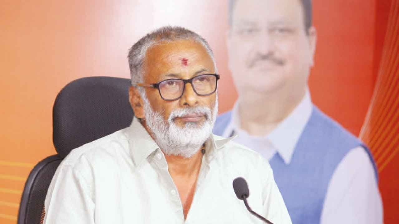 Flush out illegal immigrants from Hyd'bad, demands BJP