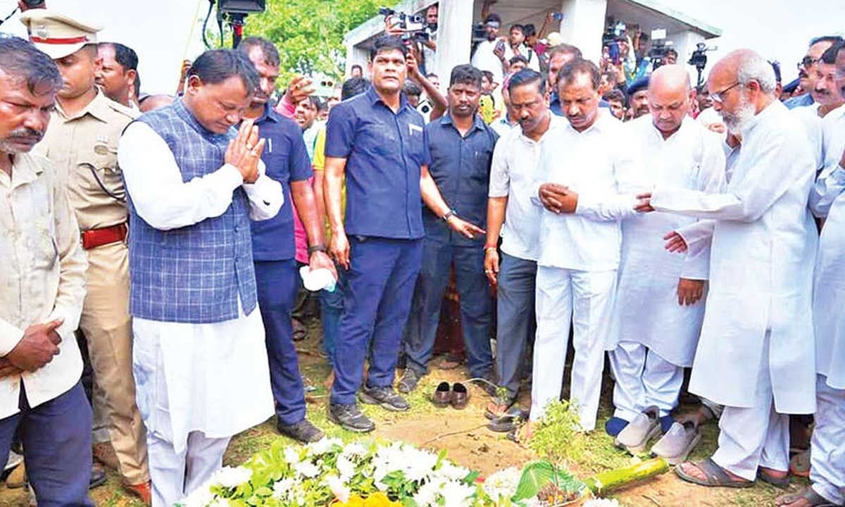 Minor son lights funeral pyre of Prashant