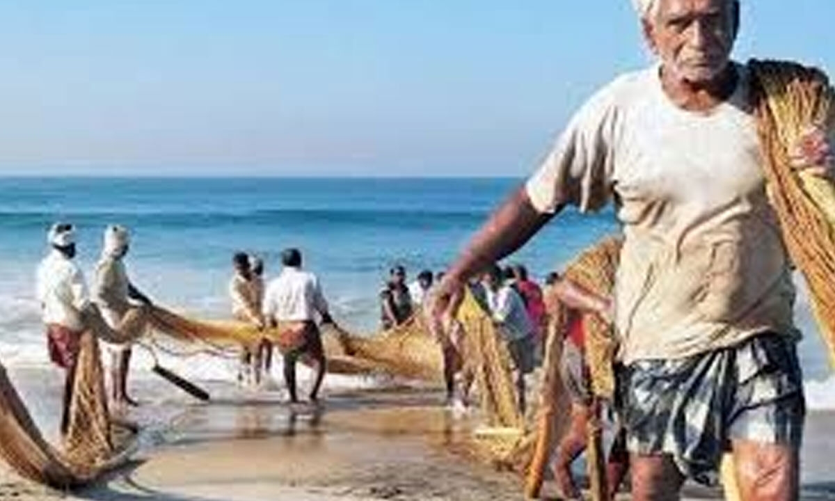 Naidu to launch Matsyakara Bharosa in SKLM dist today