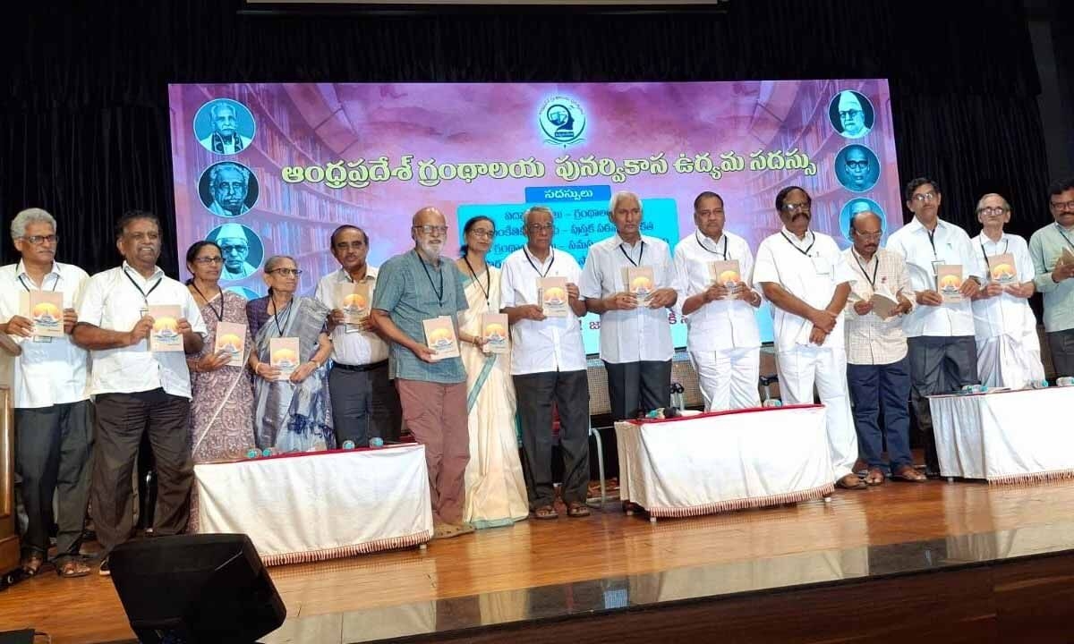 Need for revival of libraries stressed