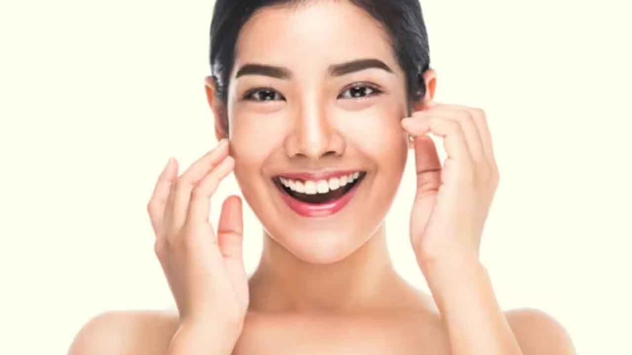Natural Ways to Achieve Youthful, Wrinkle-Free Skin at Home