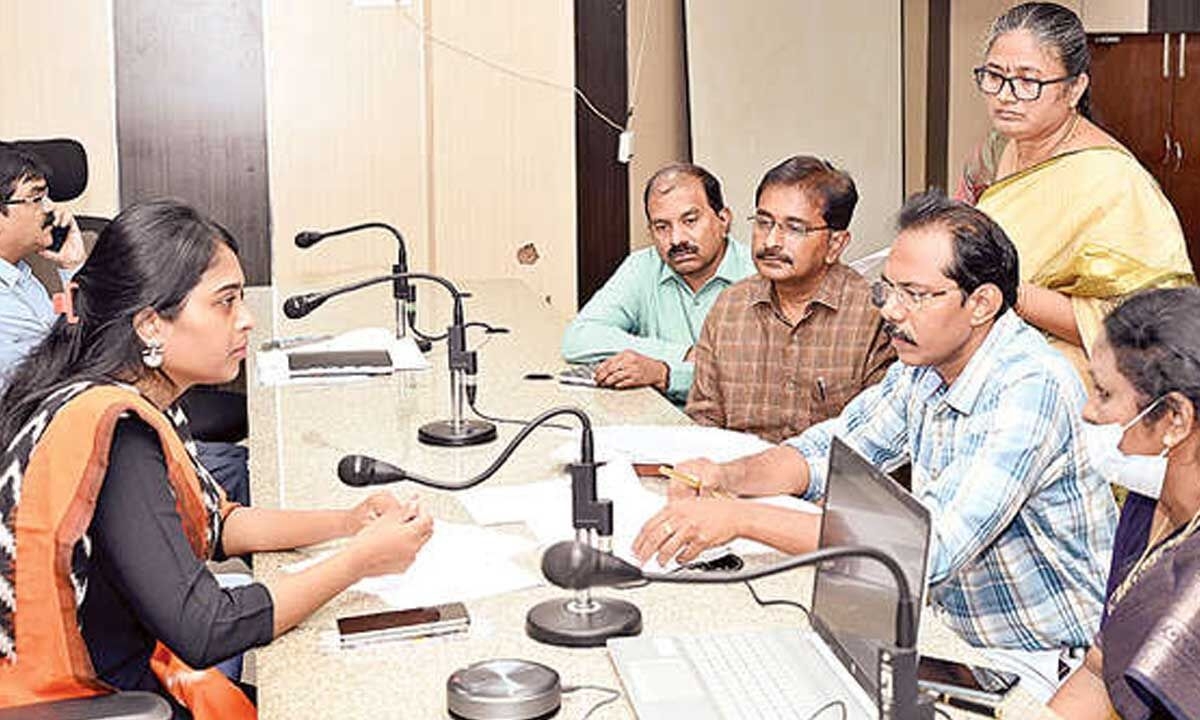 Gunny bags, tarpaulins made available for farmers