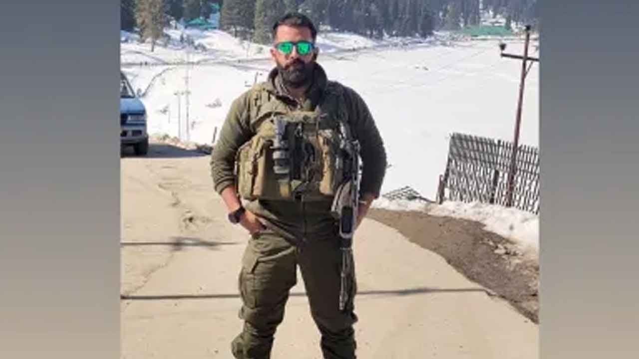Shaurya Chakra awardee J&K cop's mom to be deported to Pak