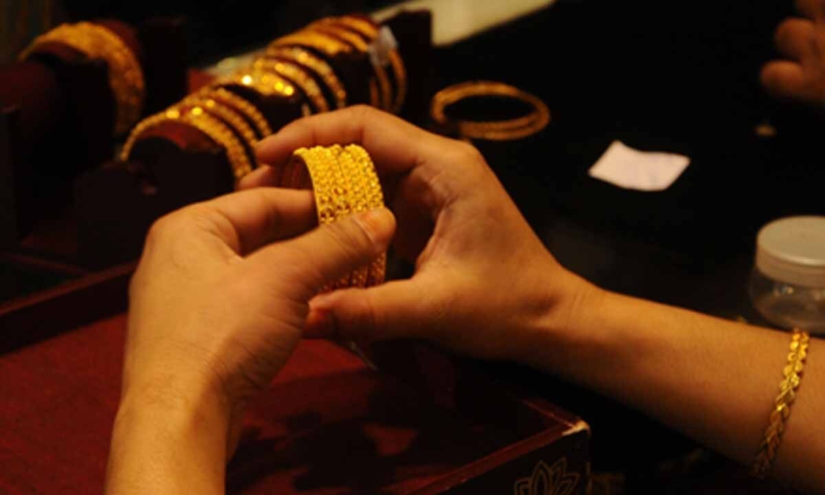 Gold may touch $3,300 per ounce in 2025 amid global worries; INR returns outshine USD: Report