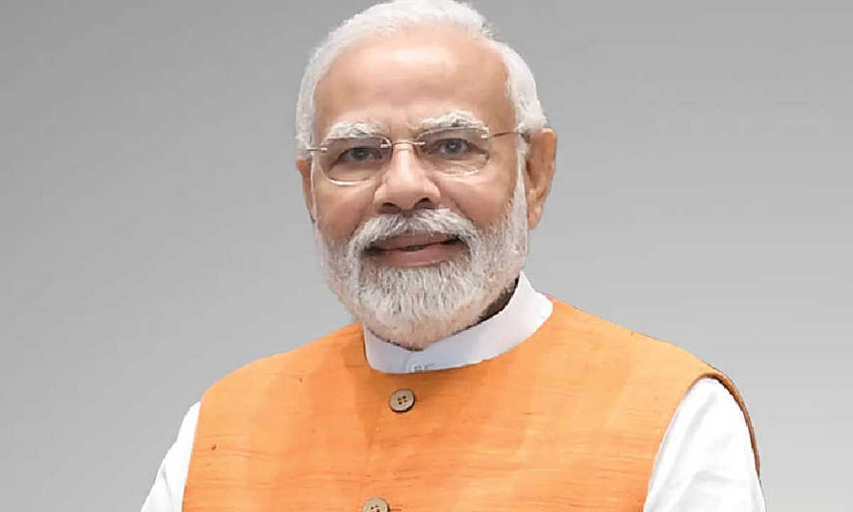 PM Modi asks States CSs to finish projects on time
