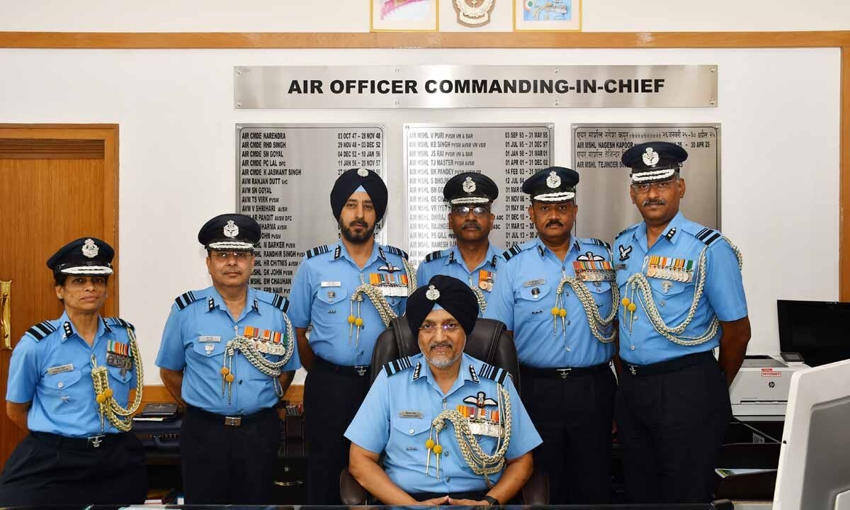 Air Marshal Tejinder Singh Takes Over as AOC-in-C of IAF's Training Command