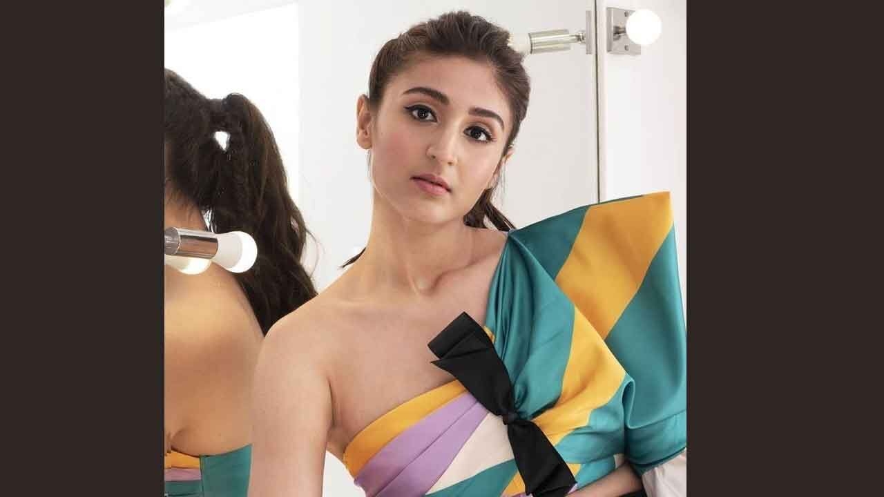 Dhvani Bhanushali comes with a new song ‘Aankhon'