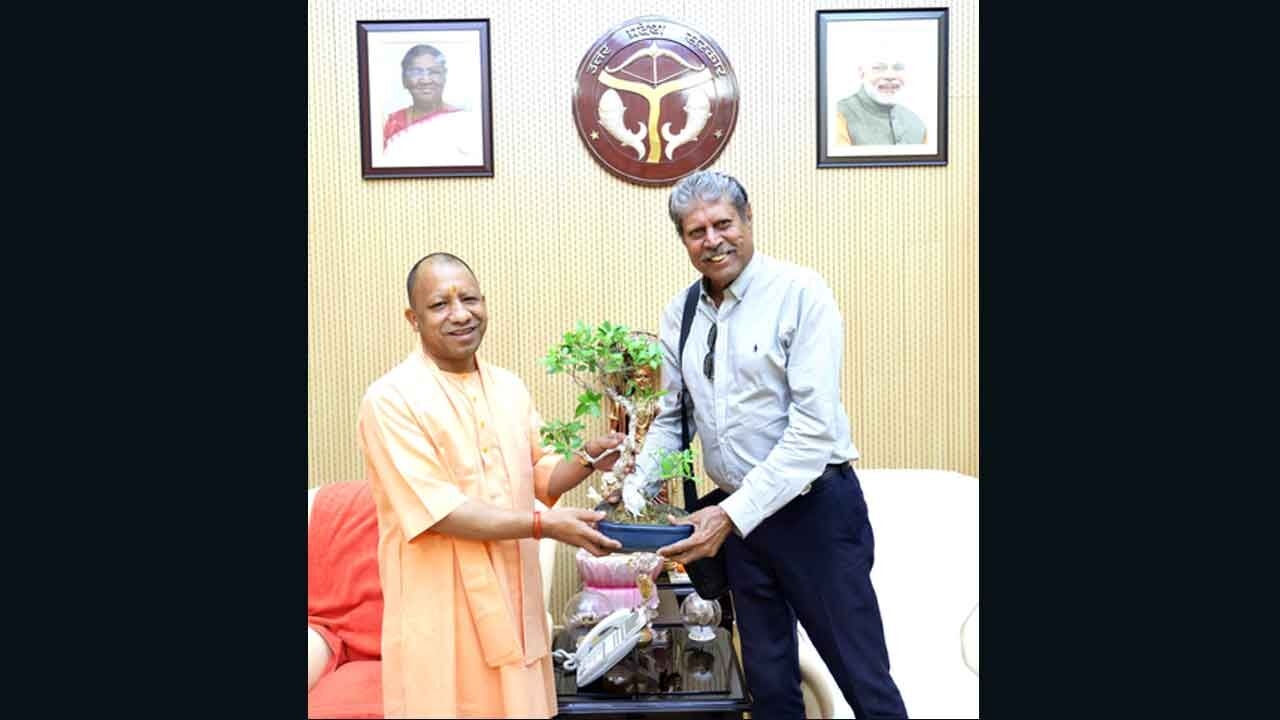 1983 WC winner, PGTI chief Kapil Dev meets UP CM Yogi Adityanath in Lucknow
