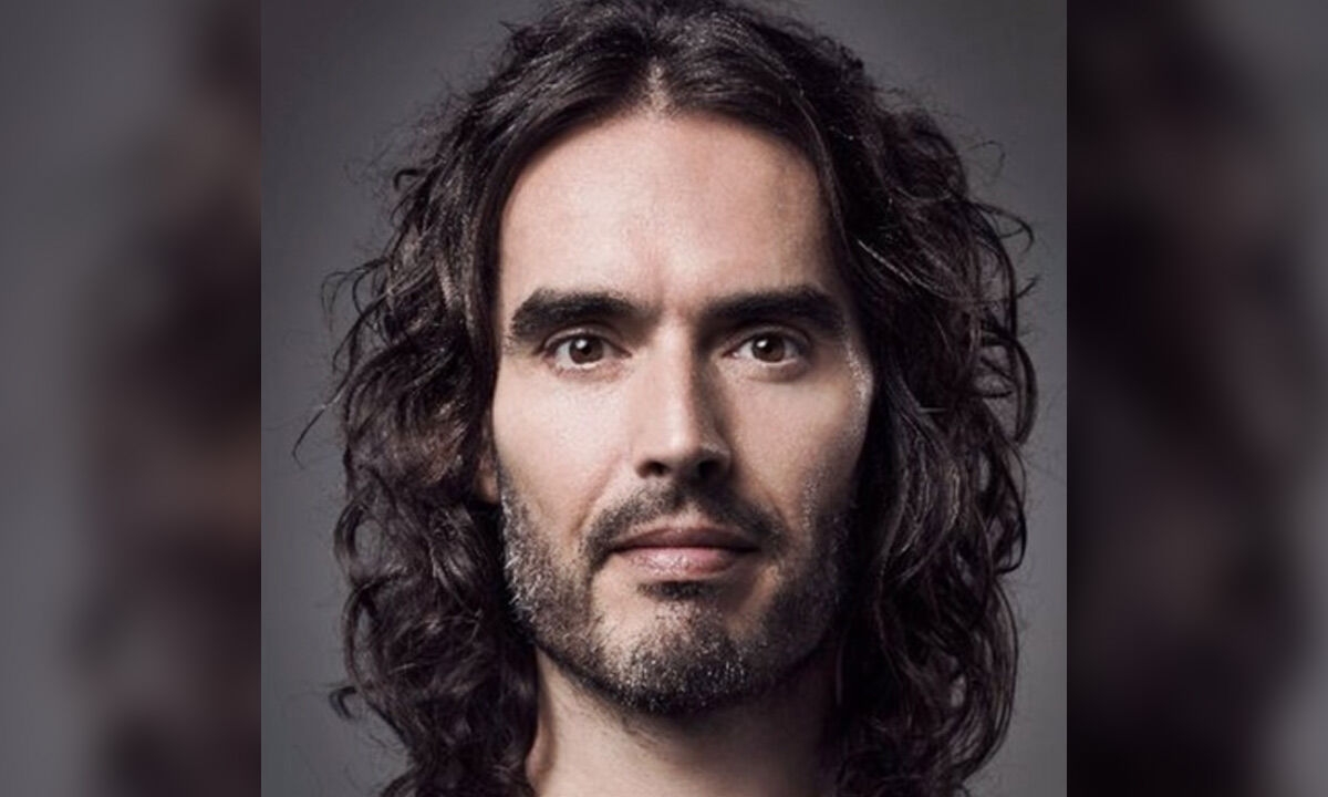 Russell Brand reaches London court for first hearing on rape, sexual assault case