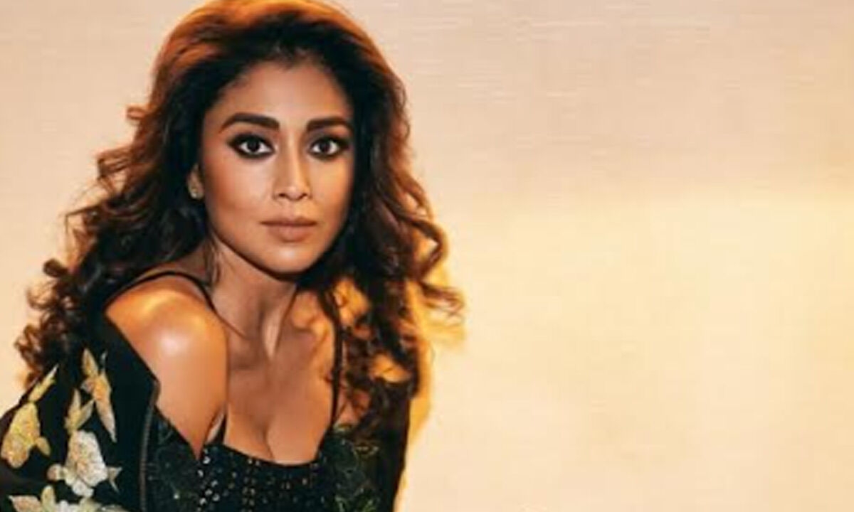 Shriya's commanding confidence steals the show