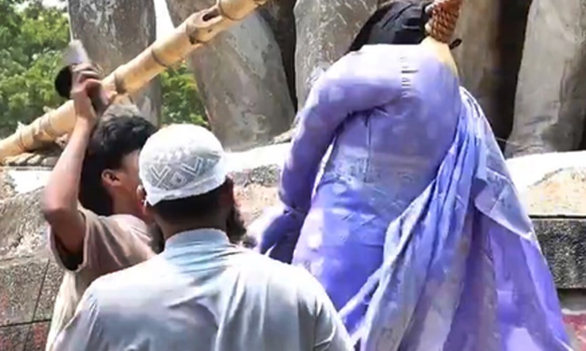 B'desh: Radical Islamist group organises rally demanding women's reform body dissolution