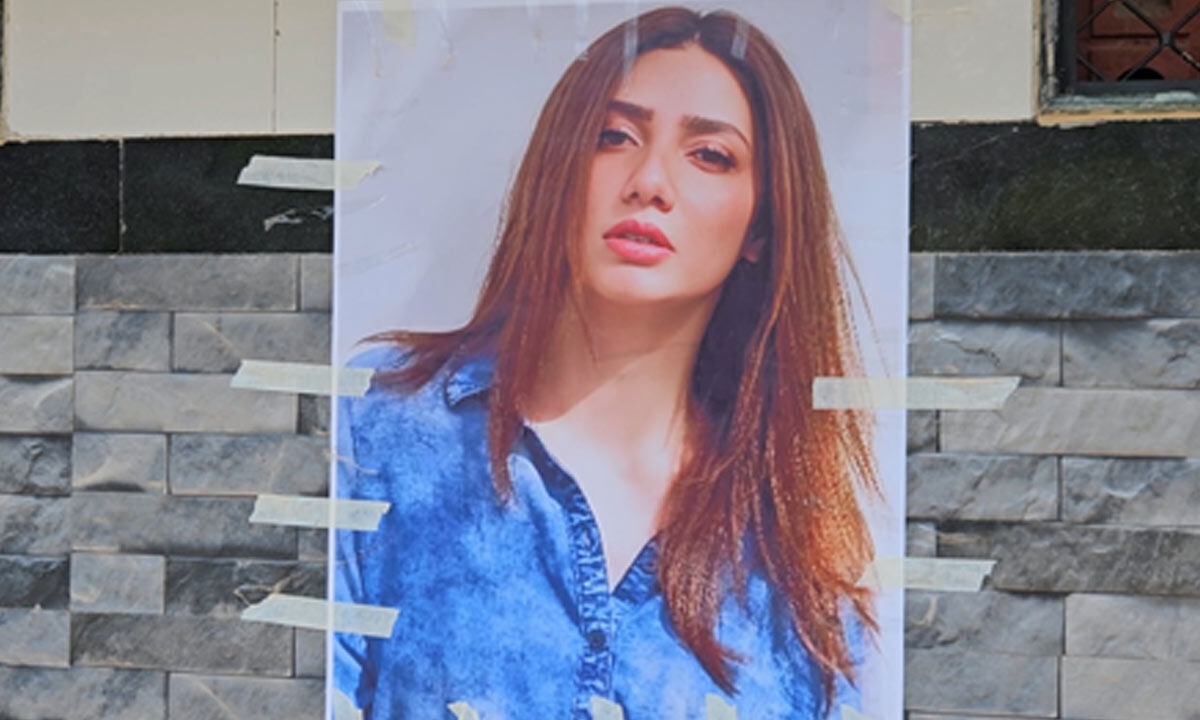 Pakistani actress Mahira Khan's poster on Mumbai's public toilet after Pahalgam attack