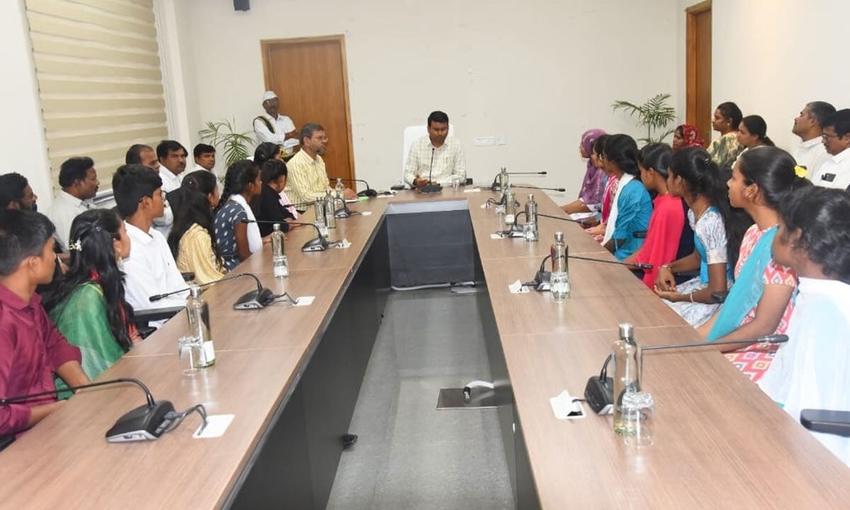 Gadwal Collector Felicitates SSC Toppers, Urges Students to Aim High