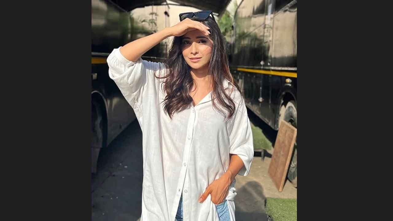 Asha Negi gives it her all to slay summer fashion in ‘chubhti jalti garmi'