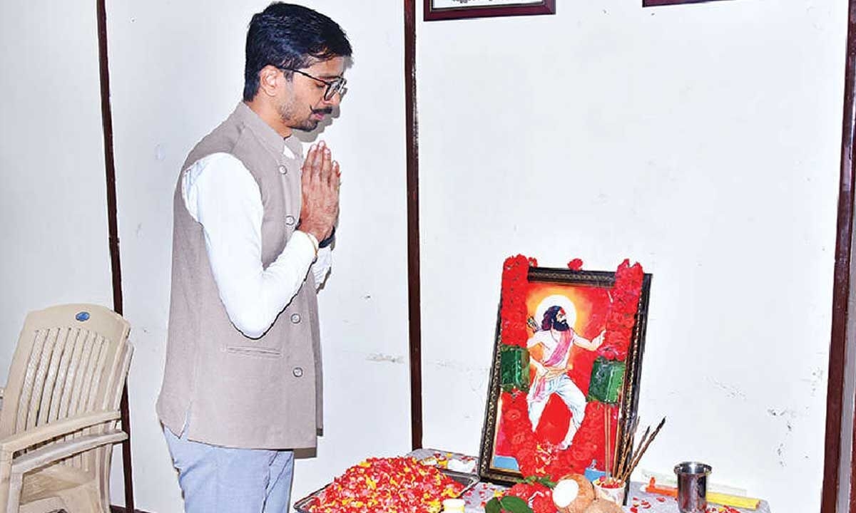 Everyone should walk in Alluri's path, exhorts Collector